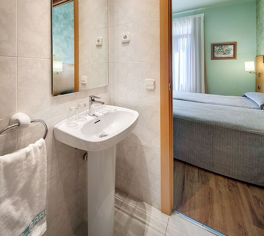 Lyon Hotell *