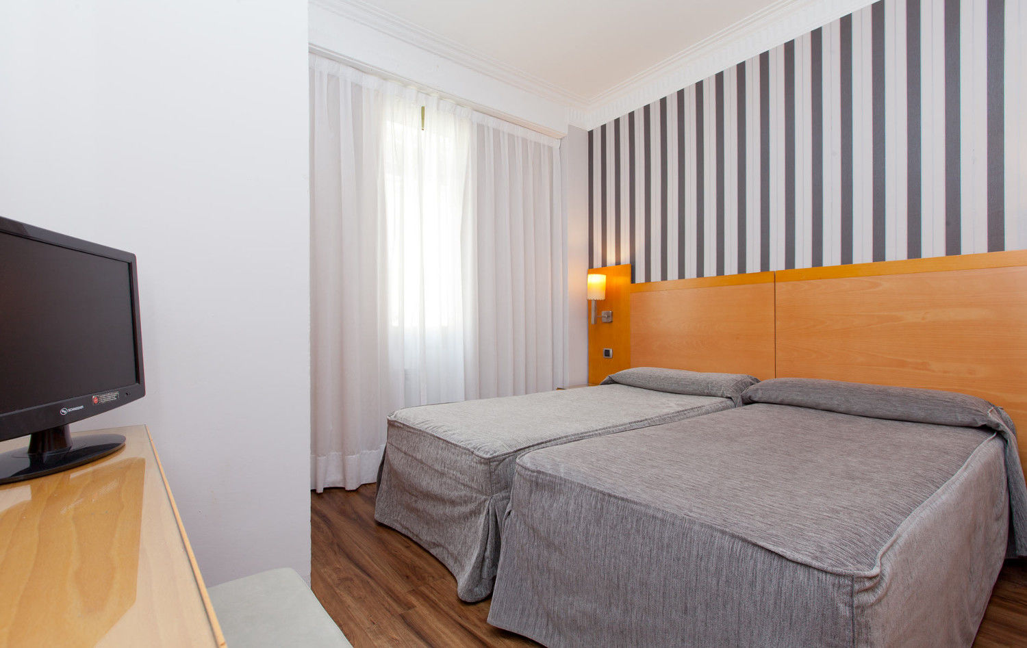 Lyon Hotell *