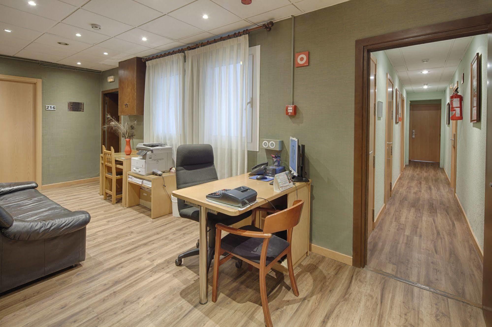 Lyon Hotell *
